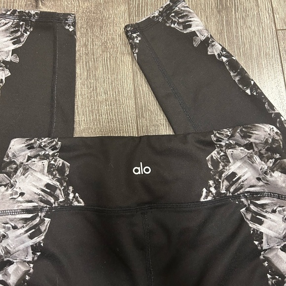 Alo Yoga High-Waist Airbrush Legging in Dark Krystal Black Size Small - Picture 6 of 8